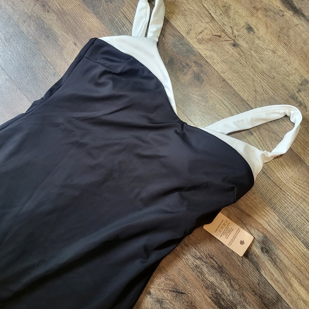 Color Clash Black and White Shapewear Dress - Picture 8 of 14
